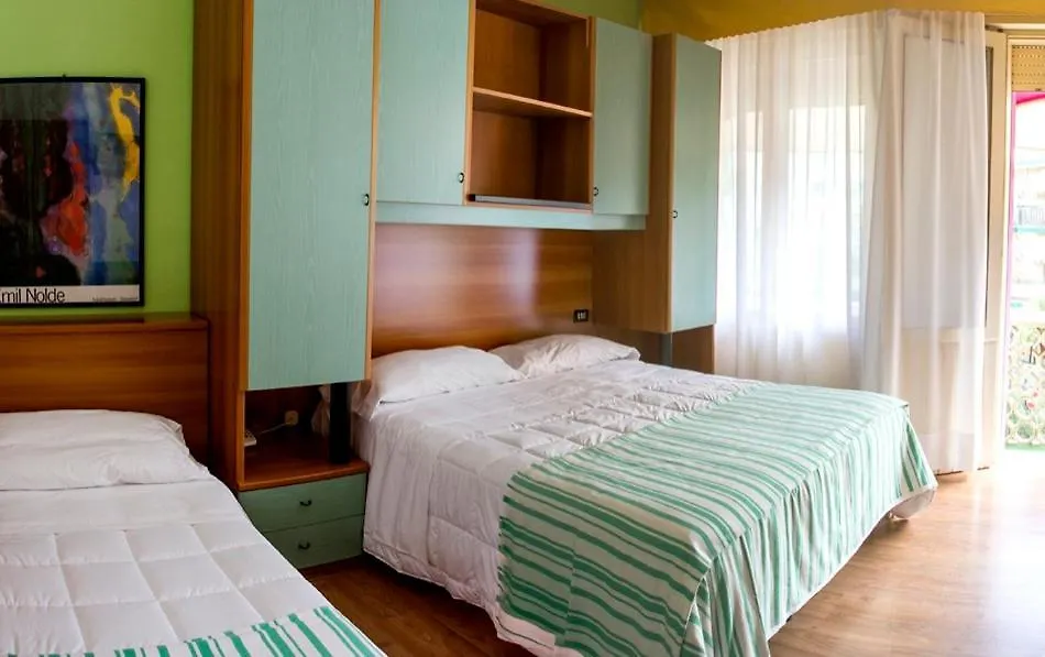 Hotel Villa Roma カオルレ